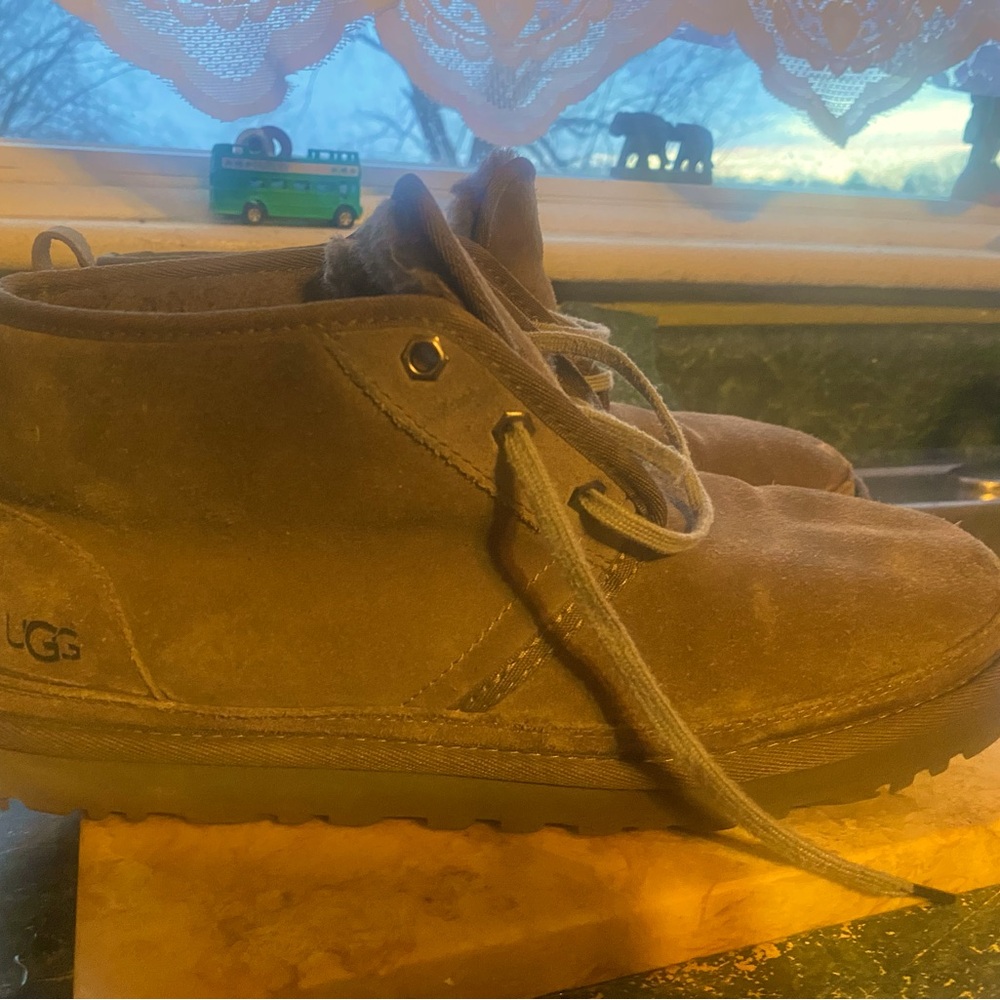 Mens Size 9 UGG boots